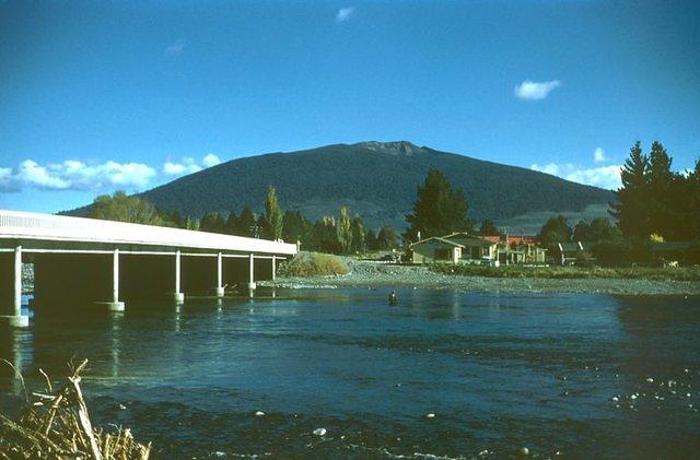 Tongariro River and Bridge Lodge